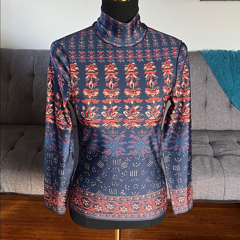 Hunter Bell Navy and Red Print Turtleneck size Small